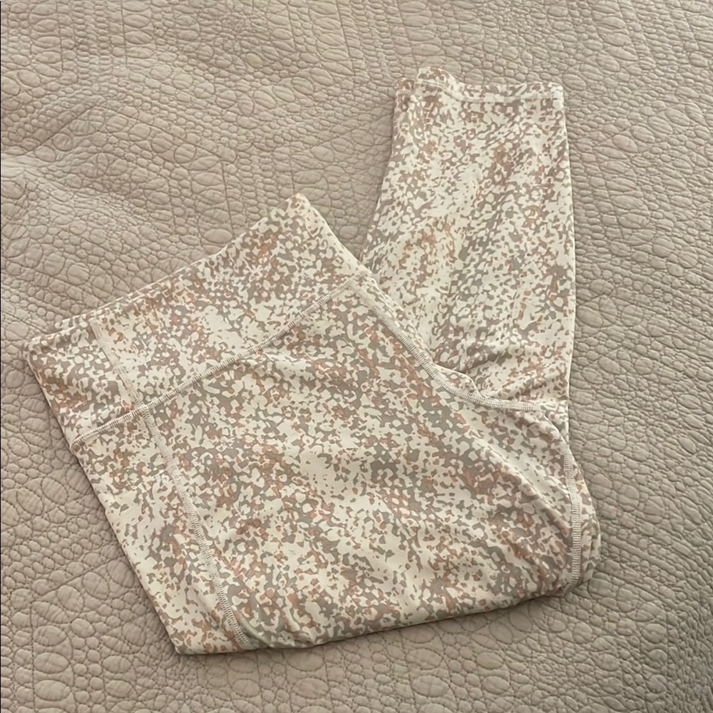Athleta leggings cream with grey and rose golds pattern 2x